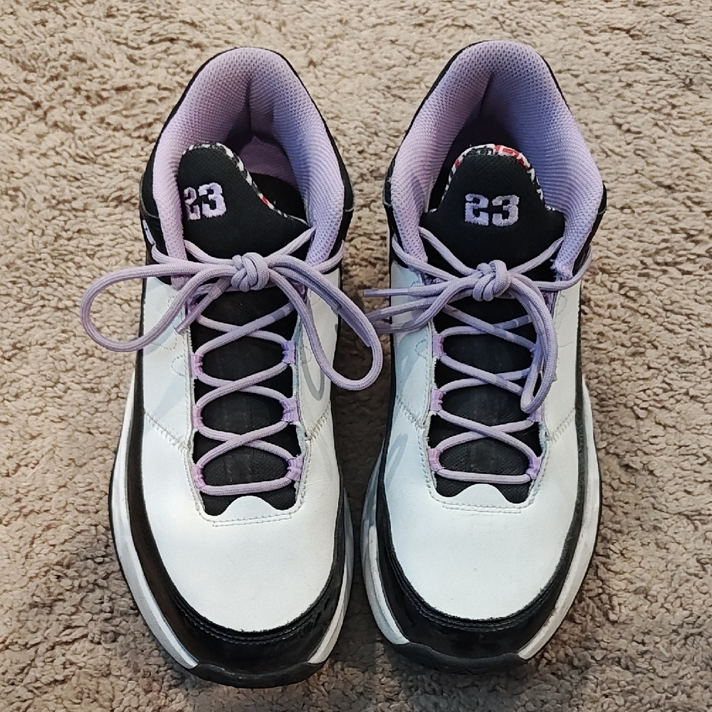 Jordan Max Aura 3 GS 'Black Lilac'